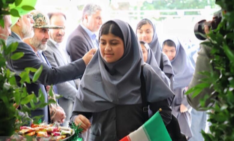 همه مدارس سال تحصیلی جدید حضوری بازگشایی می‌شوند