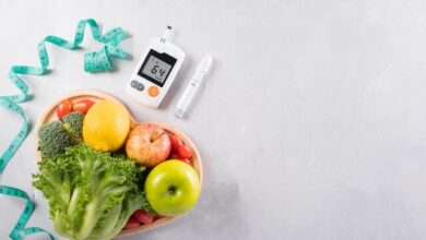 دکتر آناهیتا منصوری - متخصص تغذیه و عضو هیات علمی دانشگاه علوم پزشکی جندی شاپور اهواز گفت: میزان قند خون کمتر از ۱۰۰ میلی‌گرم به عنوان سطح مناسب شناخته می‌شود، در حالی که مقادیر بالاتر از این حد در حالت ناشتا می‌تواند نشانه‌ای از اختلال یا ابتلا به دیابت باشد.